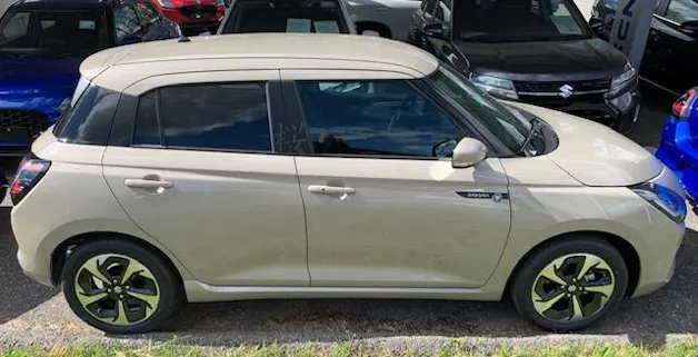 Suzuki Swift 1.2 Sakura Top Hybrid