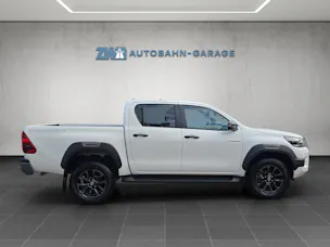 Toyota Hilux Double Cab.-Pick-up 2.8 D-4D MHEV 204 Invincible