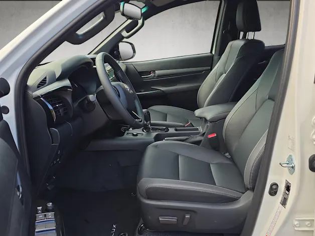 Toyota Hilux Double Cab.-Pick-up 2.8 D-4D MHEV 204 Invincible