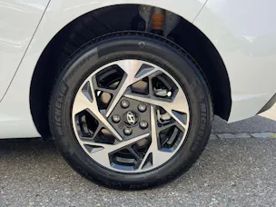 HYUNDAI i30 1.5 T-GDi Amplia