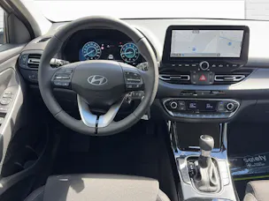 HYUNDAI i30 1.5 T-GDi Amplia