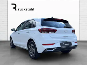 HYUNDAI i30 1.5 T-GDi Amplia