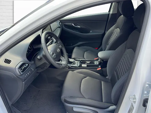 HYUNDAI i30 1.5 T-GDi Amplia