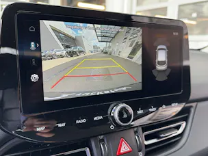 HYUNDAI i30 1.5 T-GDi Amplia