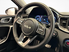 https://vehicle.imgix.net/4305364/a30197f7-d78d-47b0-bbd3-f17f2814be62.jpg