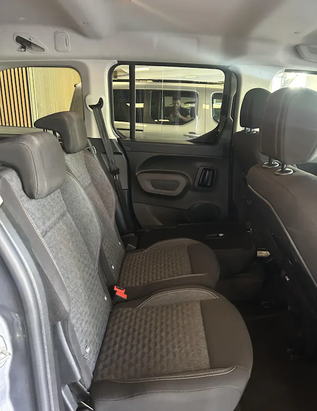 Peugeot Rifter Long 1.5 BlueHDi 130 Allure 7 PLACES/ 7 PLATZ