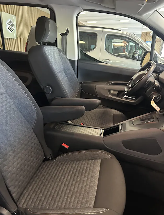 Peugeot Rifter Long 1.5 BlueHDi 130 Allure 7 PLACES/ 7 PLATZ