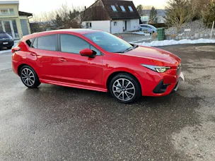 Subaru Impreza 2.0i e-Boxer Luxury