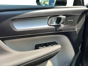 VOLVO XC40 2.0 D4 Momentum AWD