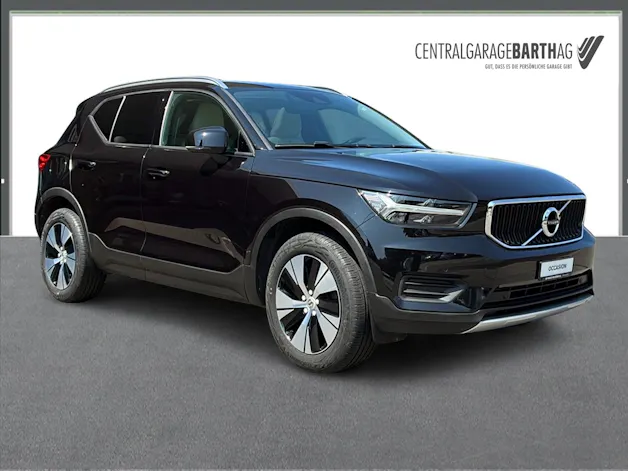 VOLVO XC40 2.0 D4 Momentum AWD