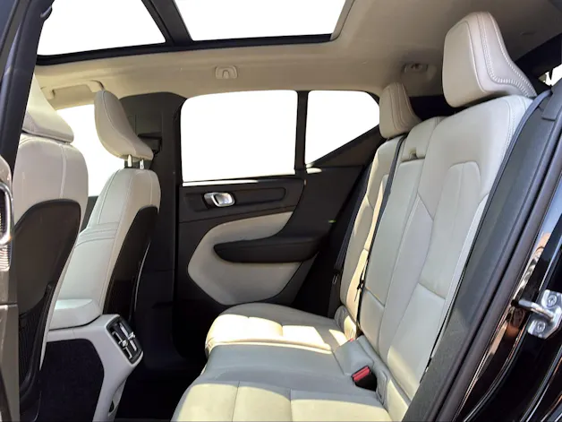 VOLVO XC40 2.0 D4 Momentum AWD