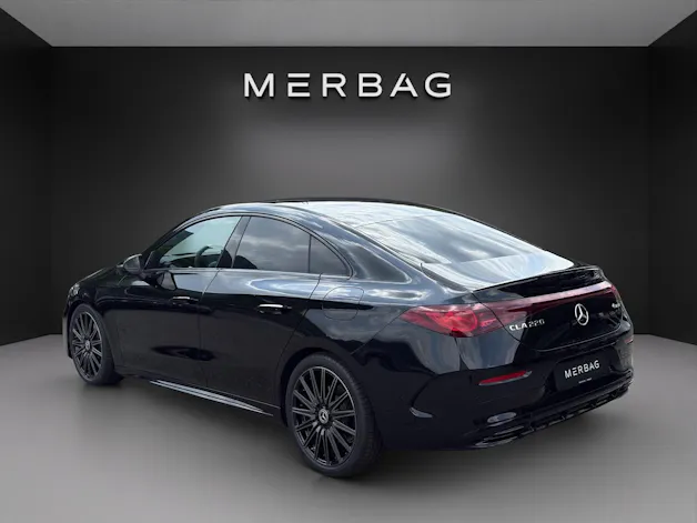 Mercedes-Benz CLA 220 4Matic 8G-DCT