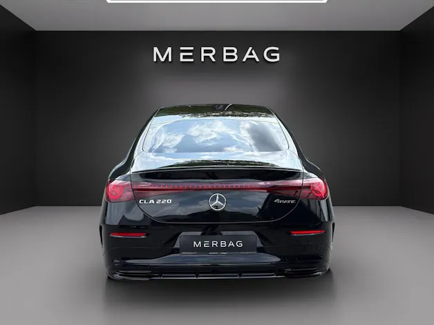 Mercedes-Benz CLA 220 4Matic 8G-DCT