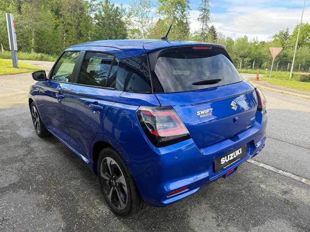 Suzuki Swift 1.2 Sakura Top Hybrid CVT