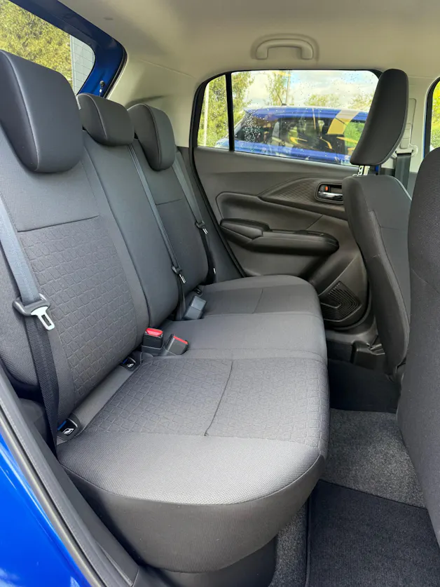 Suzuki Swift 1.2 Sakura Top Hybrid CVT