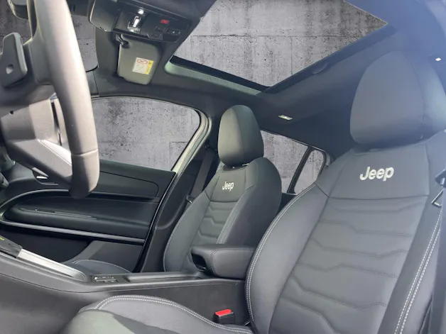 Jeep Avenger 1.2 MHEV Overland Sky 4xe