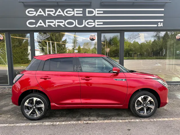 Suzuki Swift 1.2 Sakura Top Hybrid 4x4
