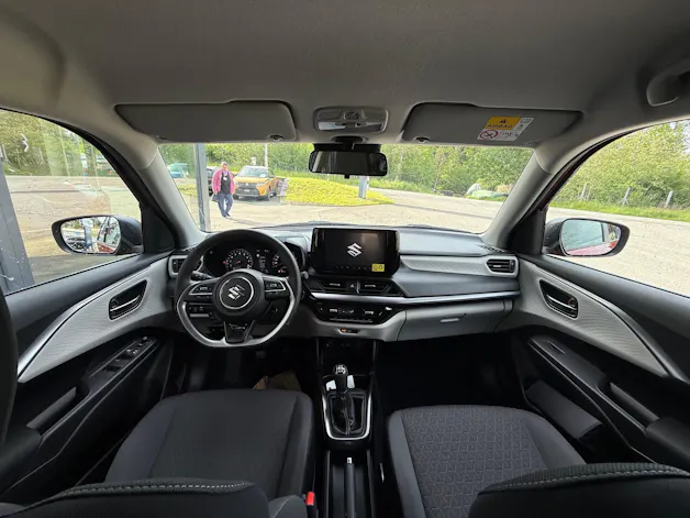 Suzuki Swift 1.2 Sakura Top Hybrid 4x4