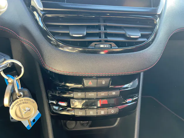 Peugeot 208 1.6 Turbo GTi