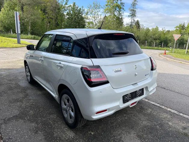 Suzuki Swift 1.2 Sakura Hybrid 4x4