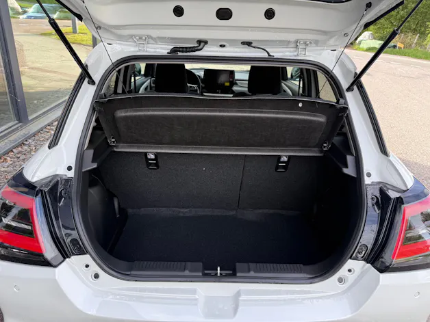Suzuki Swift 1.2 Sakura Hybrid 4x4