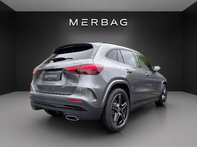 Mercedes-Benz GLA 220d 4Matic 8G-DCT