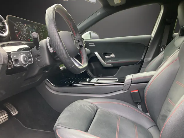 Mercedes-Benz A 250 e EQ Star 8G-DCT