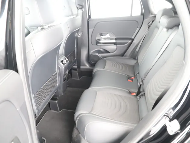 Mercedes-Benz GLA 200 7G-DCT