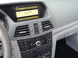 Mercedes-Benz E 350 CGI BlueEfficiency 7G-Tronic
