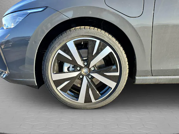 VW Golf 1.5 TSI PHEV Style