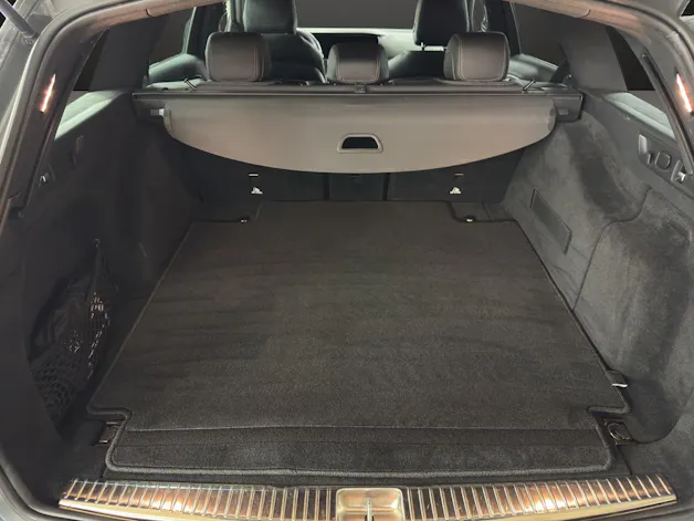 Mercedes-Benz E 220 d T 4M Swiss Star