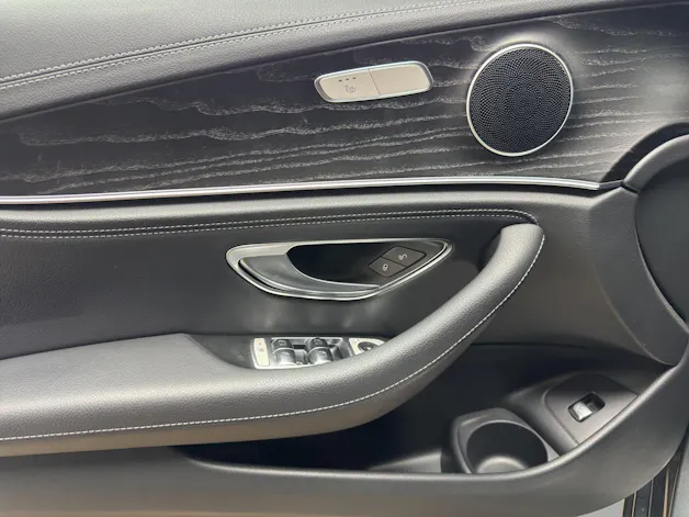 Mercedes-Benz E 220 d T 4M Swiss Star