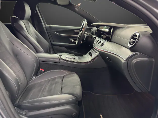 Mercedes-Benz E 220 d T 4M Swiss Star