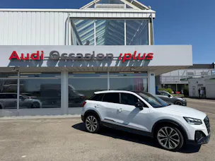 Audi NaviPLUS/Kamera/Panoramadach/MatrixLED/Rote Farbnähte, Vollledersitze/Komfortschlüssel/ SONOS Sound/Elektrische Heckklappe/