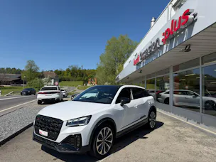 Audi NaviPLUS/Kamera/Panoramadach/MatrixLED/Rote Farbnähte, Vollledersitze/Komfortschlüssel/ SONOS Sound/Elektrische Heckklappe/