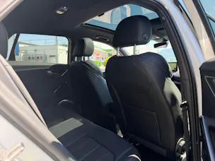 Audi NaviPLUS/Kamera/Panoramadach/MatrixLED/Rote Farbnähte, Vollledersitze/Komfortschlüssel/ SONOS Sound/Elektrische Heckklappe/