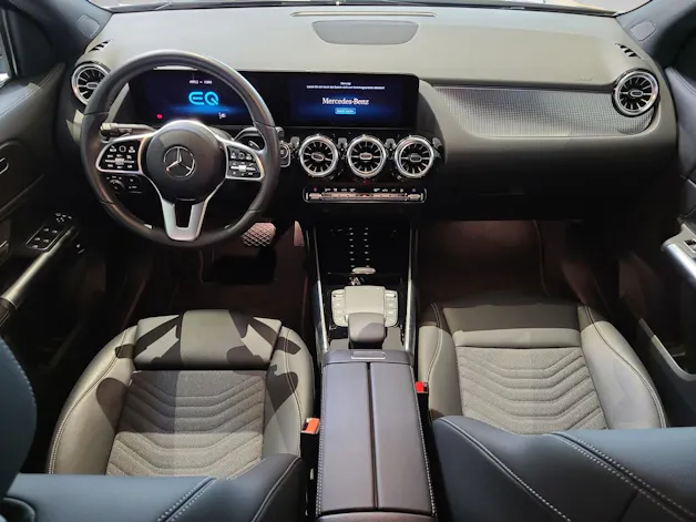 Mercedes-Benz EQA H243 EQA 300 Swiss Star 4m