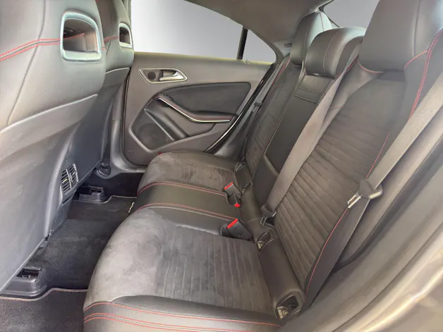 Mercedes-Benz CLA 250 AMG Line 4Matic