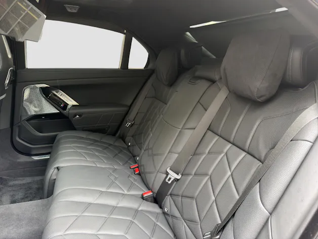 BMW 740d xDrive 48V M Sport Steptronic