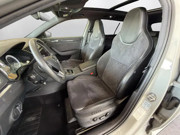 Škoda Superb Combi 2.0 TSI SportLine+ DSG 4x4