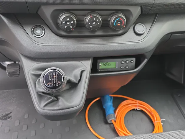 Renault Trafic 2.0 Blue dCi110 Pro+ Kuhlfahrzeug L1H1 EN