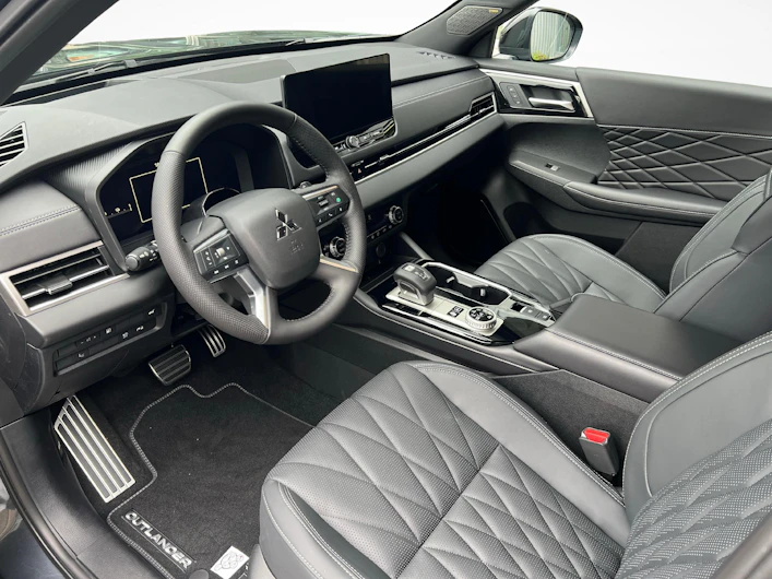 Fahrzeugbild MITSUBISHI OUTLANDER