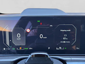 https://vehicle.imgix.net/4306118/b319d3f5-2671-4921-ae3b-41e0d187203f.jpg