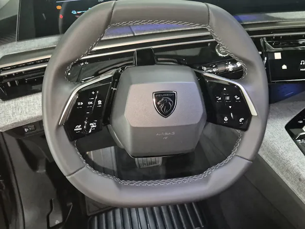 Peugeot 5008 e-Allure Premium AWD
