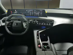 Peugeot 5008 e-Allure Premium AWD
