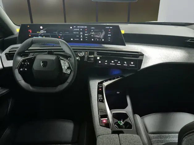 Peugeot 5008 e-Allure Premium AWD