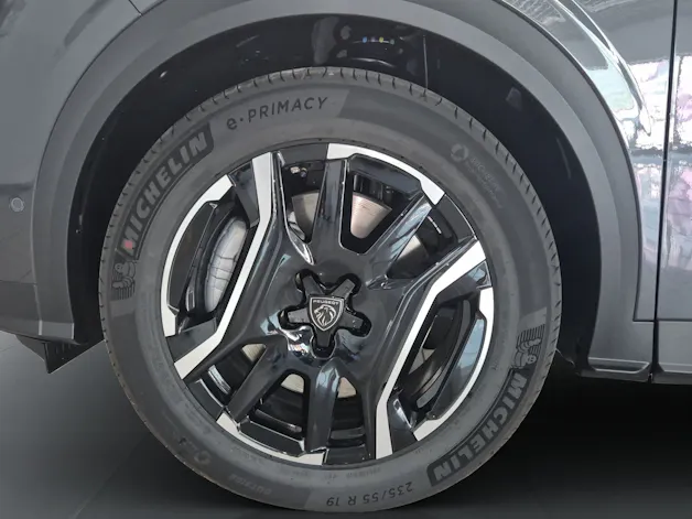 Peugeot 5008 e-Allure Premium AWD