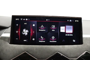 image du véhicule DS AUTOMOBILES 3 Crossback 1.2 Hybrid Maison Sarah Lavoine