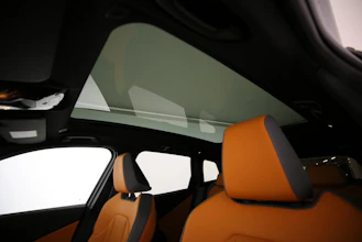 https://vehicle.imgix.net/4306241/f653adb3-bf93-46ab-8666-409b06ce5cf7.jpg
