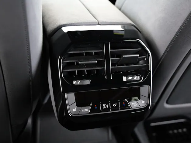 BMW iX xDrive60